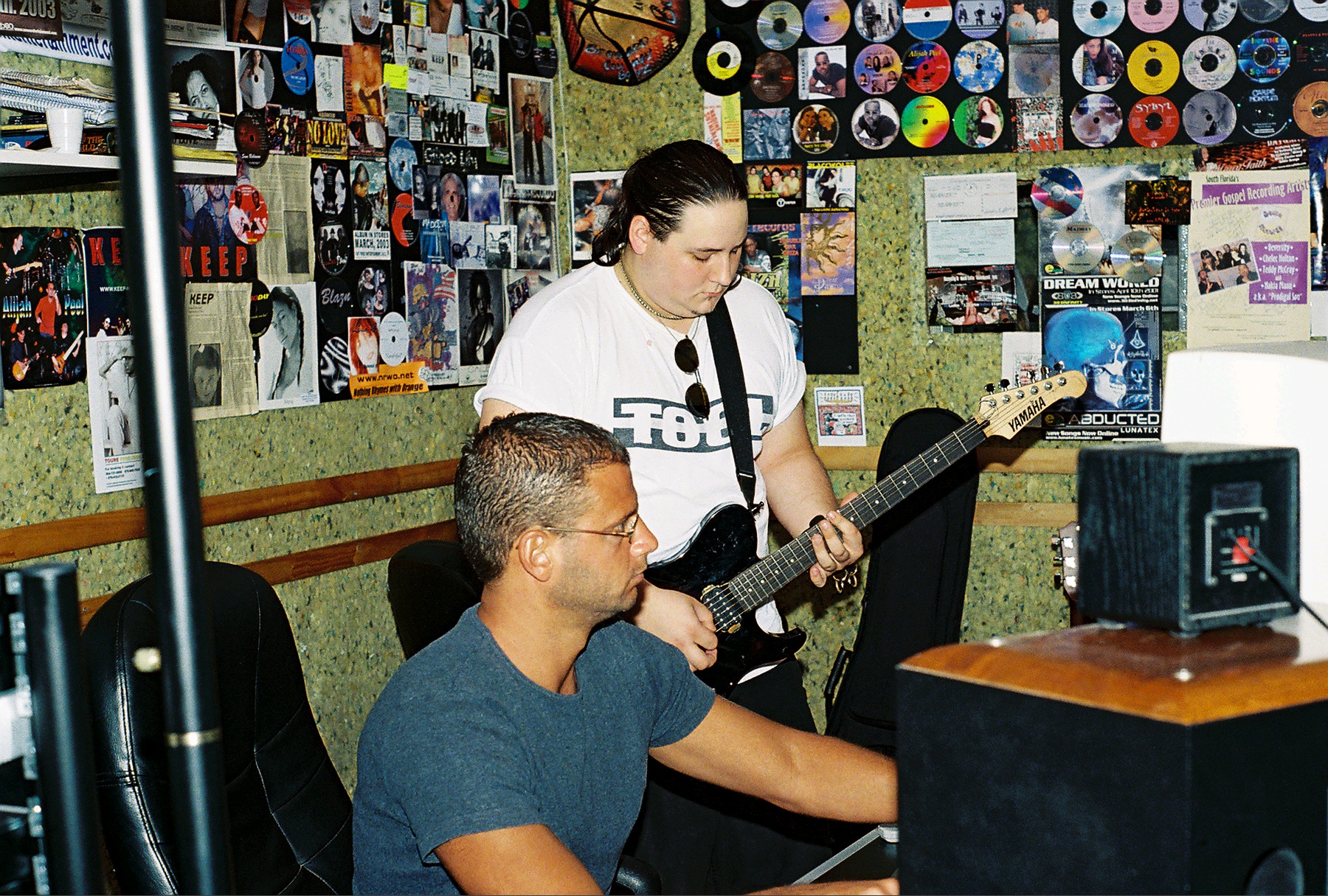 Joe Arthur and Marc Karmatz mastering tracks for Diluting The Gene Pool - October 2004 - Insane Sounds Studios Plantation, FL - Photo by Ali Harris